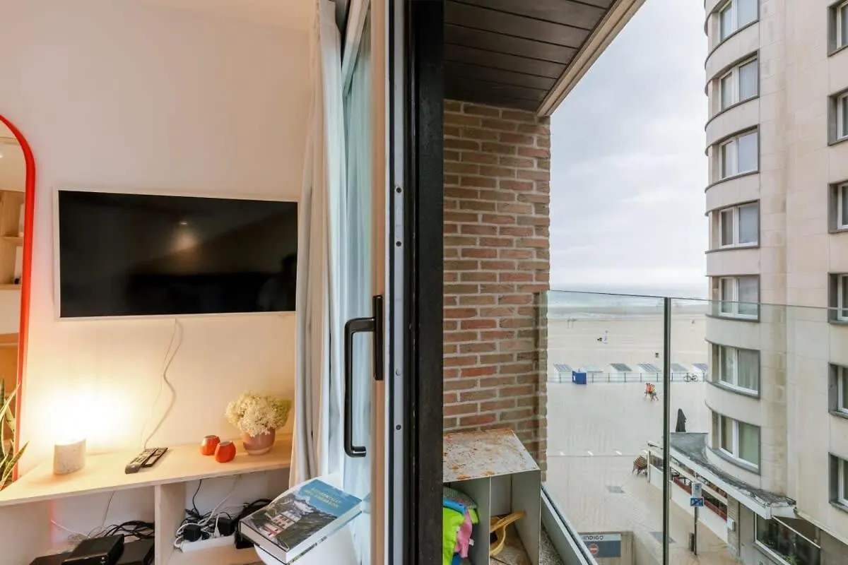 Apartment Huswell - Colorful Studio Near The Sea Ostend